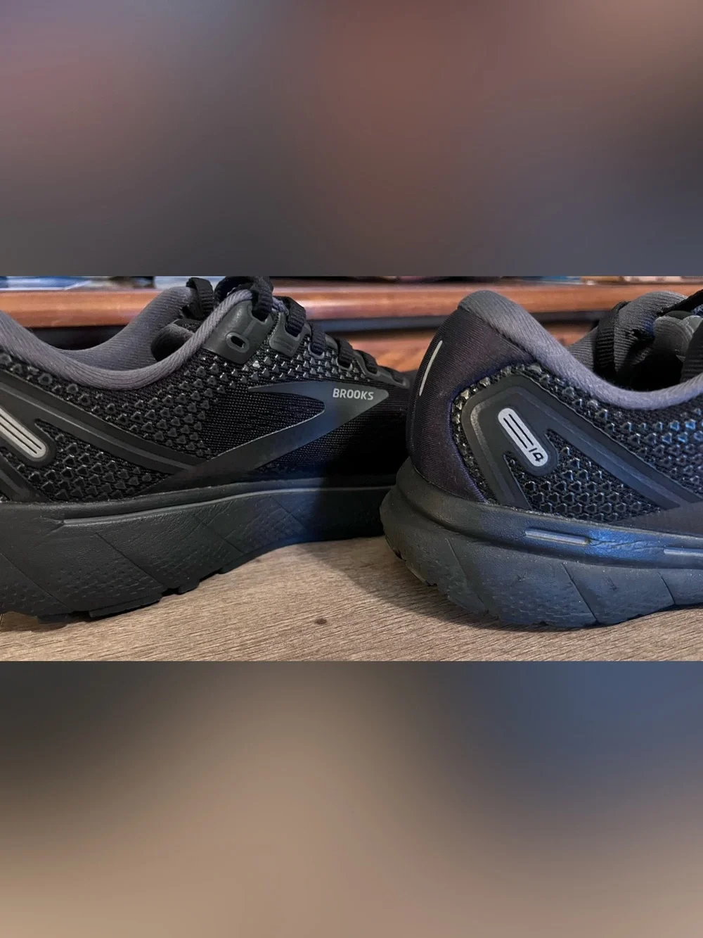 EXCELLENT CONDITION Brooks Ghost 14 Running Shoes Women’s 8 Wide—Ebony/Black